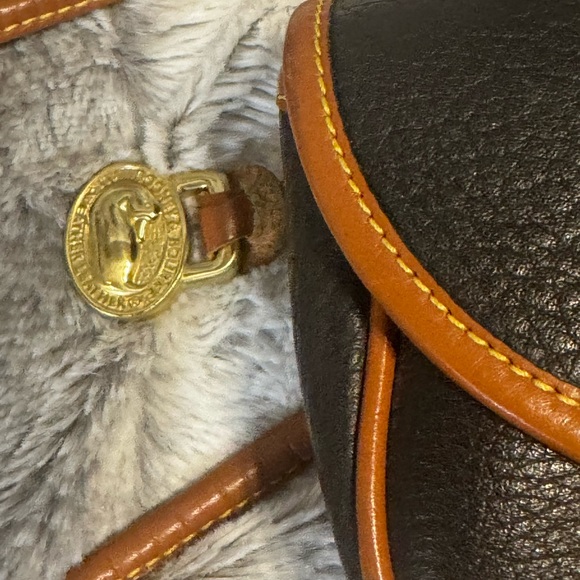 Dooney & Bourke - Calvary Body Bag/Belt Bag Navy Vintage - EUC R74 - Picture 7 of 15